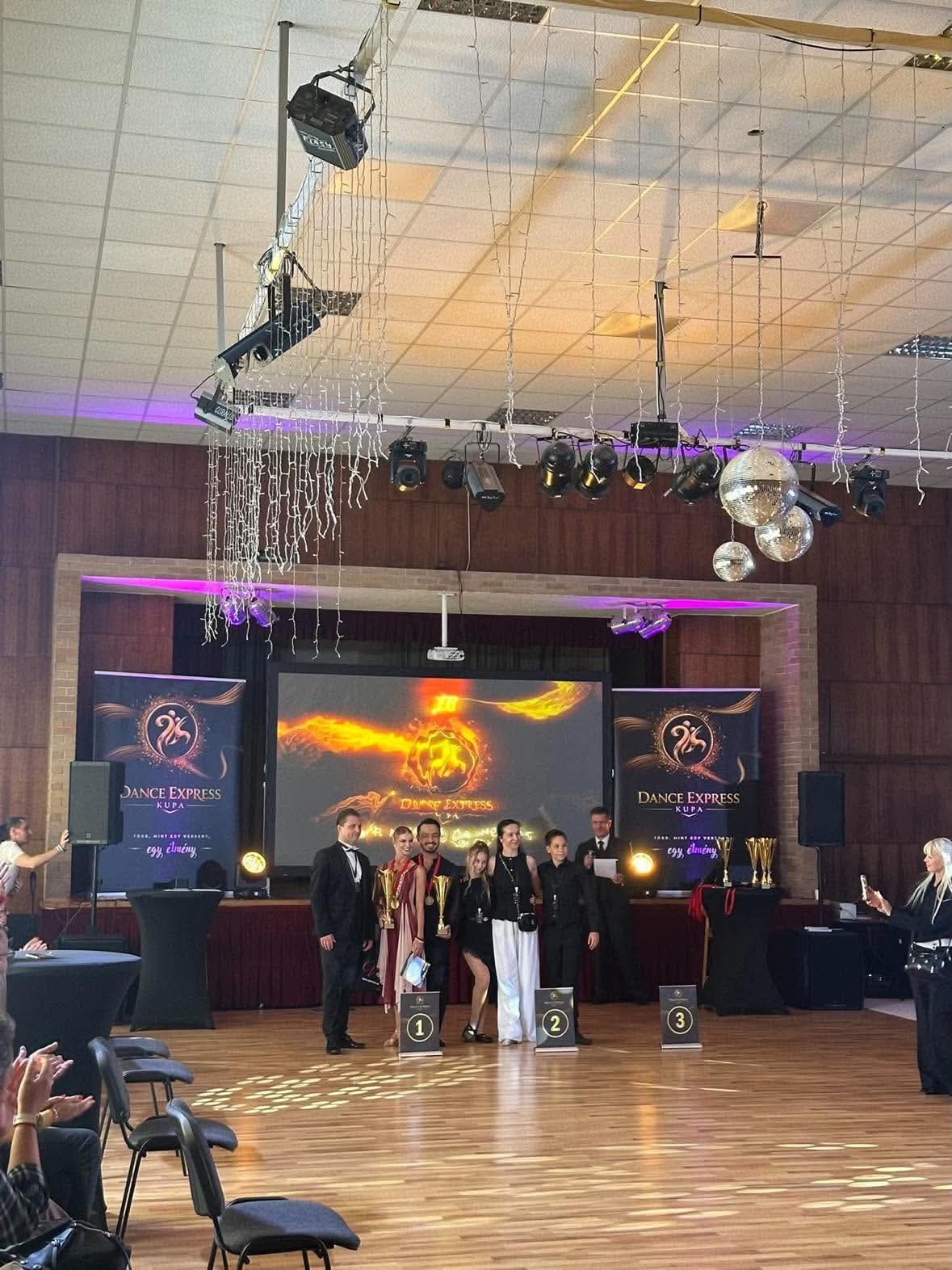 Dance Express Kupa — díjátadó a színpadon